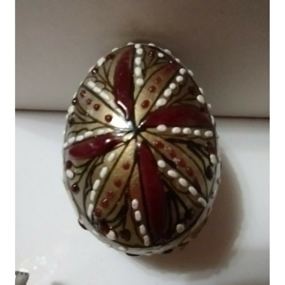 Romanian Pysanky Hand Painted Real Easter Egg Gold Base Beautiful Red Pin Wheel - Picture 3 of 4